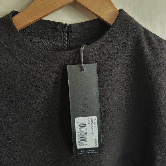 Black Lioness T-Shirt Dress - Picture 4 of 8